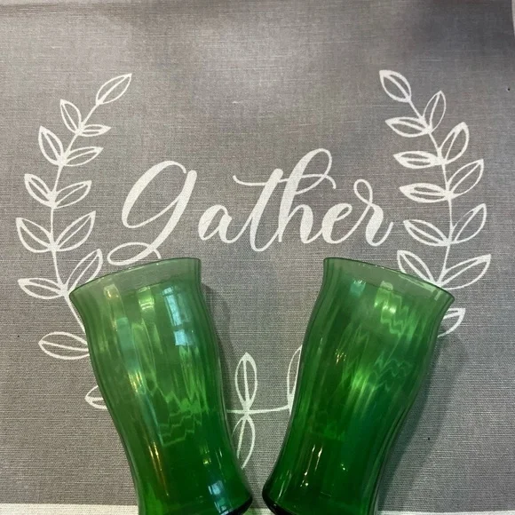 VINTAGE Bristol Green Mini Juice/ Shot Glasses - Picture 3 of 7